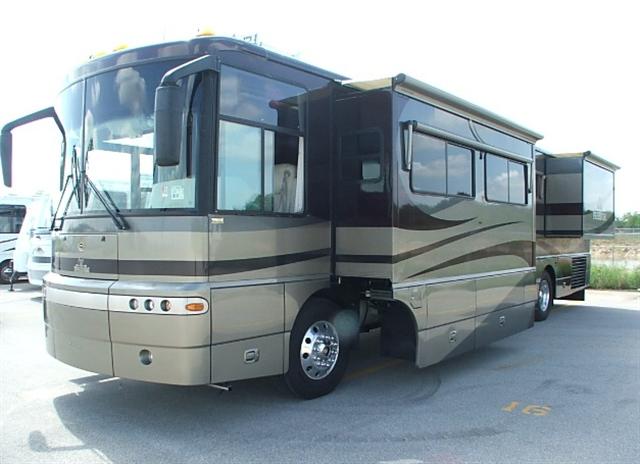 Used 2004 Winnebago Ultimate Freedom 40KD Class A - Diesel For Sale